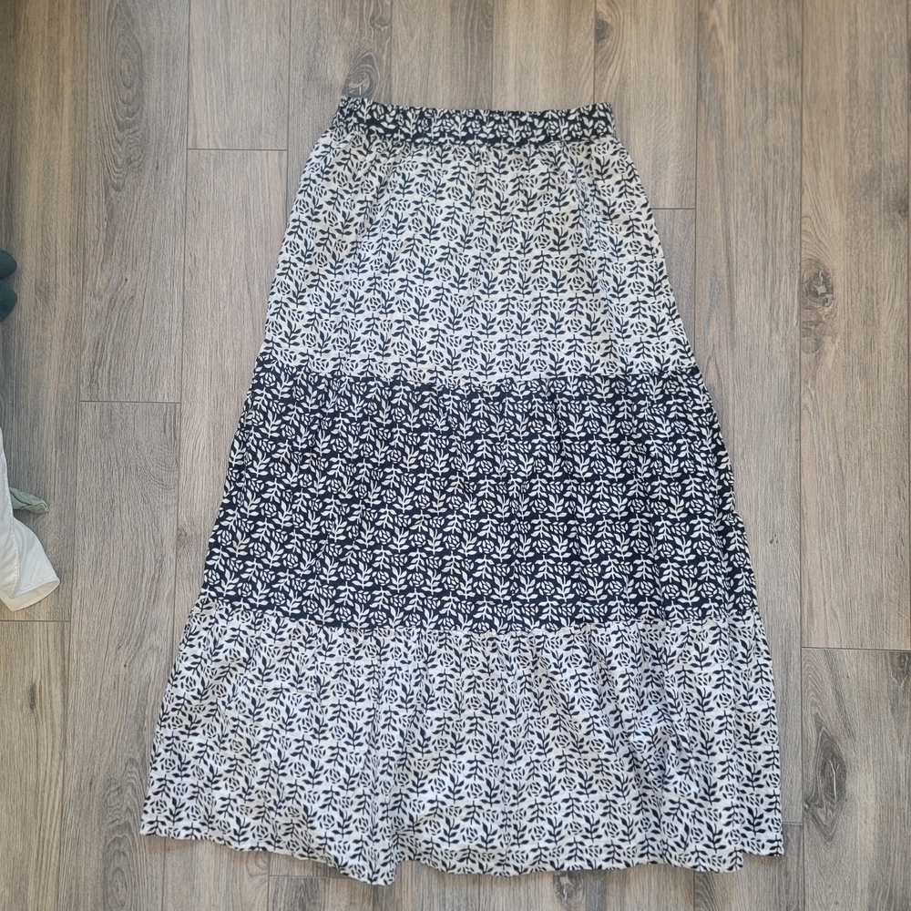Black and White Leaf Patterned Cotton Maxi Skirt